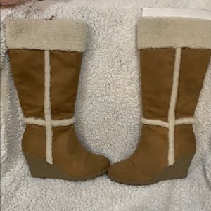 Old navy tan boots